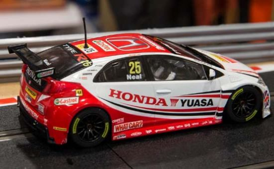 Preview: Scalextric Honda Civic Type R 25 BTCC 2015 3734